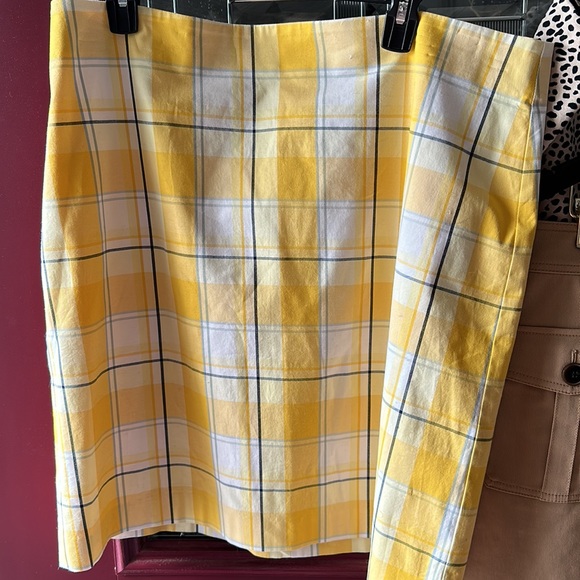 BUNDLE 3 Ann Taylor Skirts Pencil Skirt and Button Down. All in excellent shape! - Picture 2 of 8